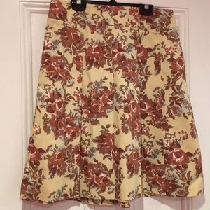 Women’s H and M skirt